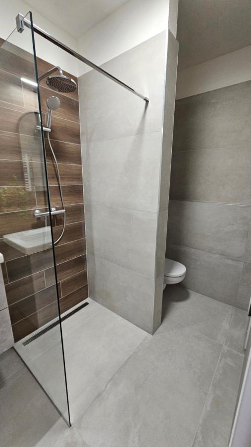 2 Apartment, With Terrace, New Building, 210 Appartement *